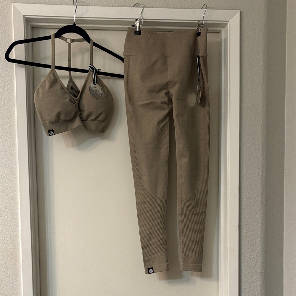 High-Waist Seamless Leggings and Matching Bra Set - Taupe